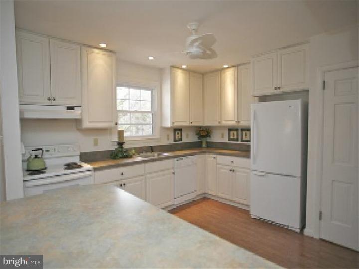 431 Dorset Road Devon, PA 19333 - Photo 8 of 15 Kitchen