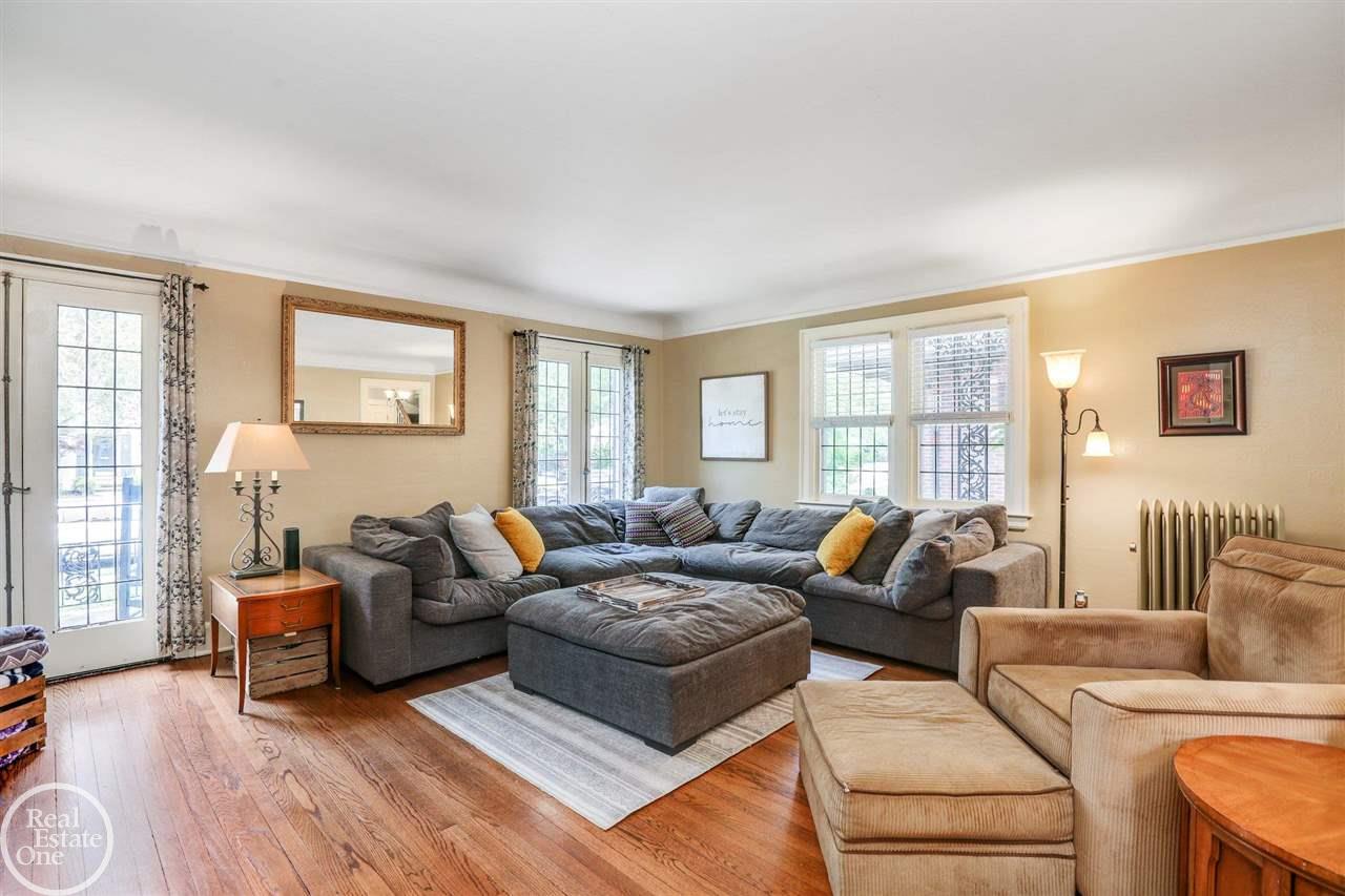 1223 Bishop Road Grosse Pointe Park, MI 48230 - Photo 10 of 35