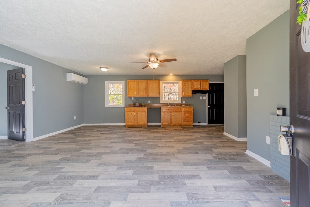 178 Rapor Ridge Road Austinville, VA 24312 - Photo 6 of 49 Gallery Image 6