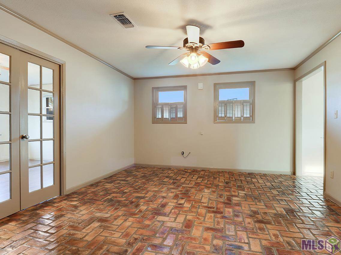 12540 Brogdon Lane Baton Rouge, LA 70816 - Photo 3 of 17 Gallery Image 3