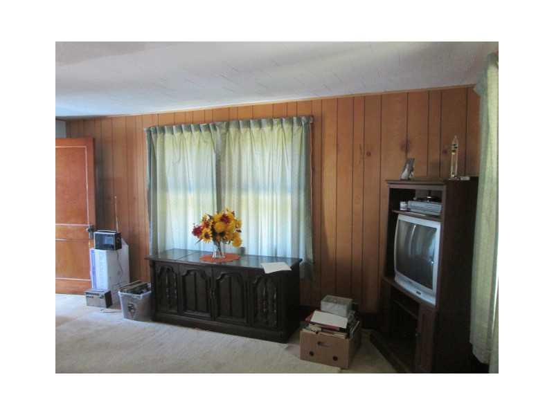 16 Sunset Road Deer Isle, ME 04627 - Photo 7 of 13 Living Room.