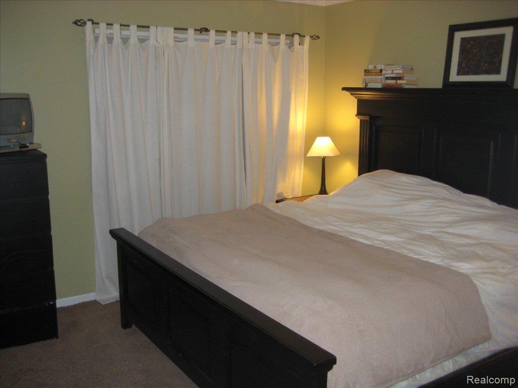 1629 Colony Drive Rochester, MI 48307 - Photo 7 of 11 Master Bedroom