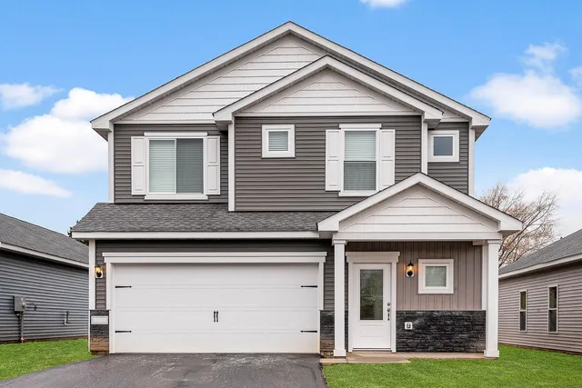 $351,900 | 402 Redwood Street North, Cambridge, MN 55008