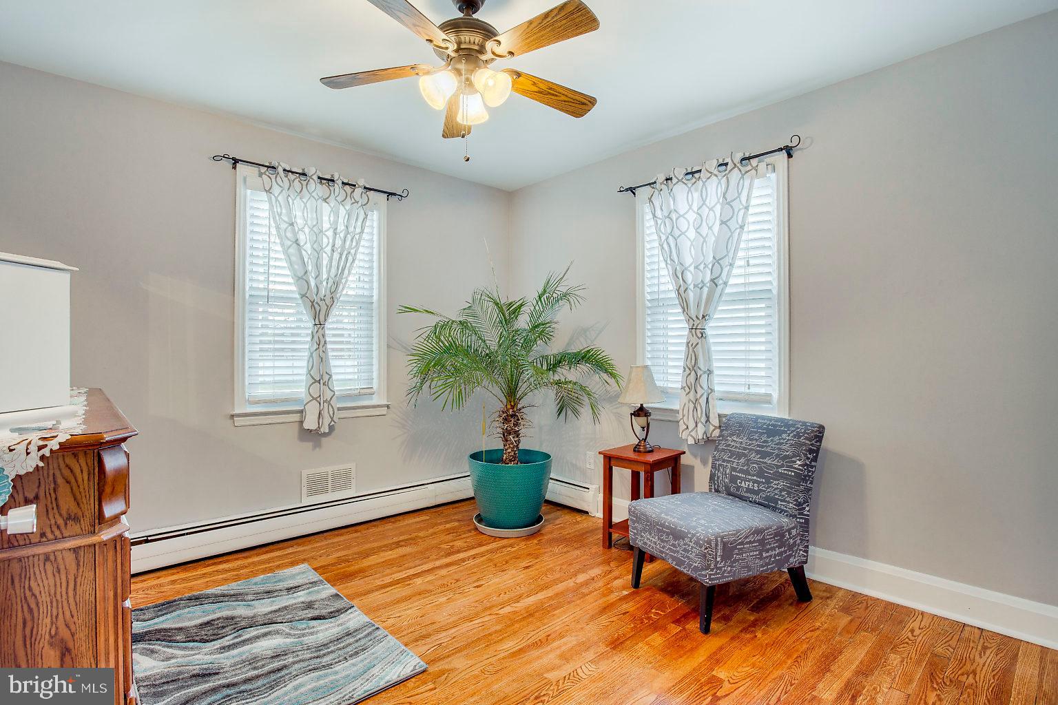 300 Homberg Avenue Baltimore, MD 21221 - Photo 12 of 46 Main level bedroom