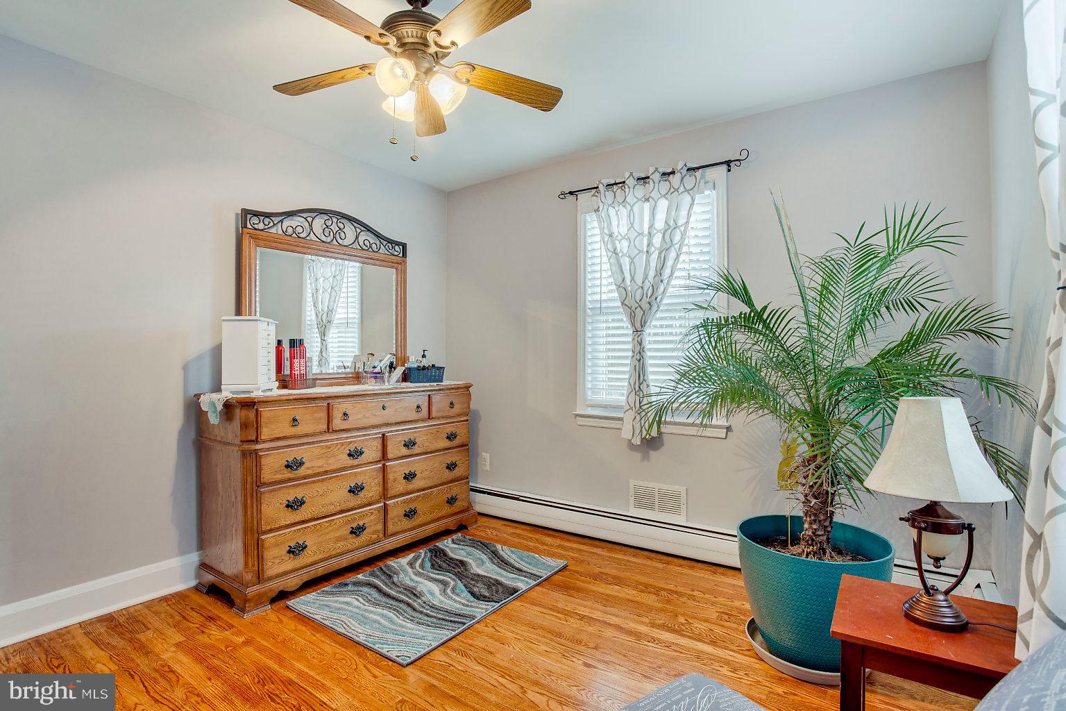300 Homberg Avenue Baltimore, MD 21221 - Photo 13 of 46 Main level bedroom
