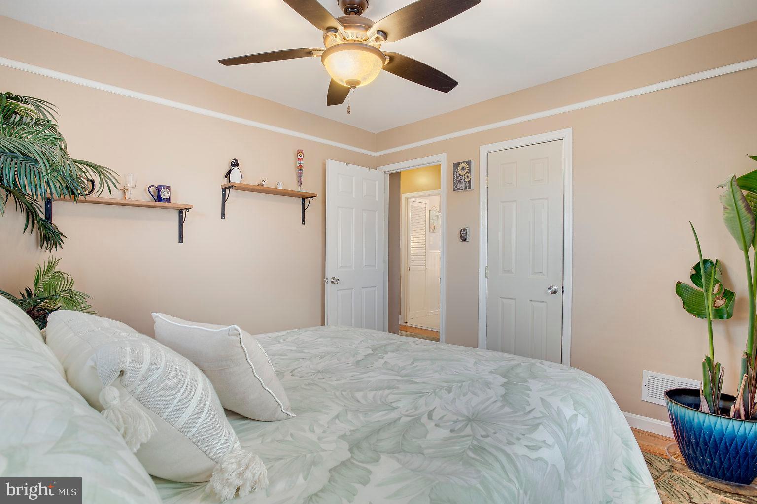 300 Homberg Avenue Baltimore, MD 21221 - Photo 15 of 46 Main level Bedroom