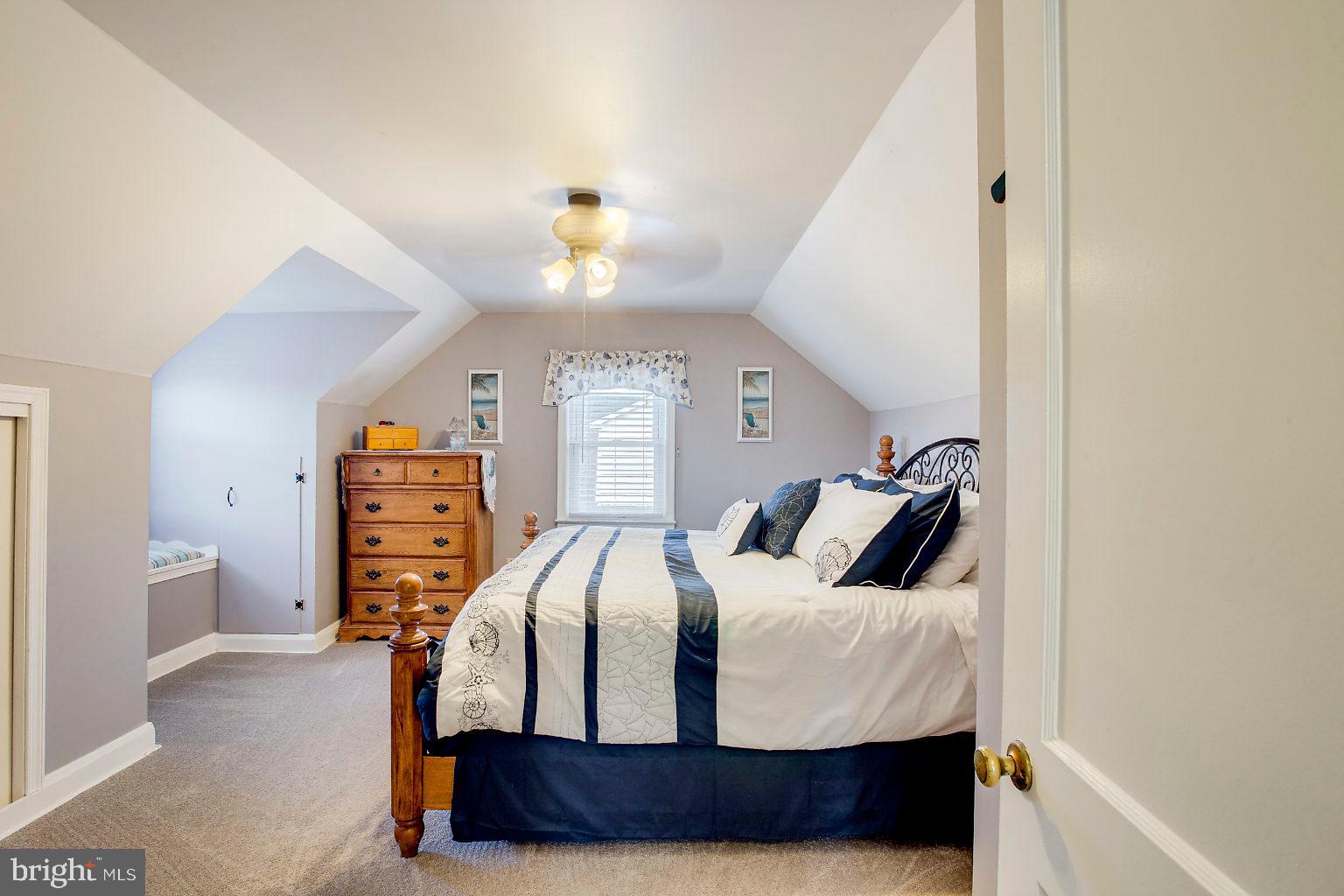300 Homberg Avenue Baltimore, MD 21221 - Photo 25 of 46 Upper Level Bedroom