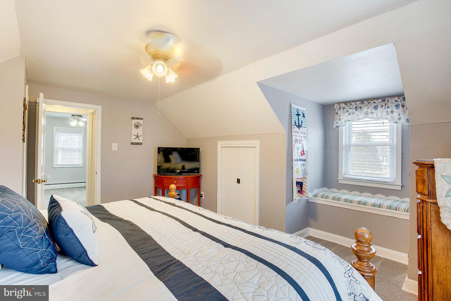 300 Homberg Avenue Baltimore, MD 21221 - Photo 26 of 46 Upper Level Bedroom w/ Window seat