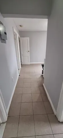 a view of empty room with window