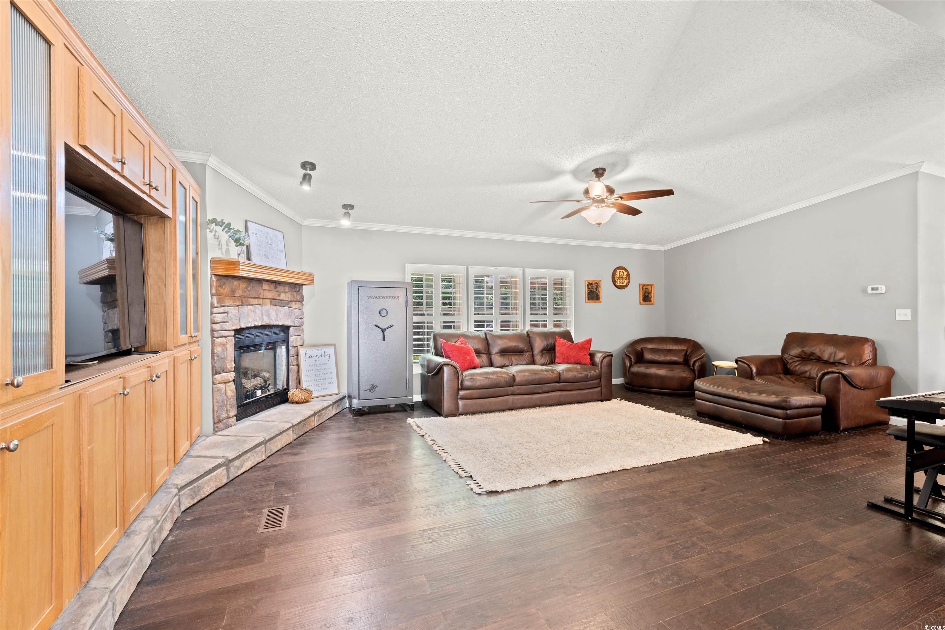 183 Sing Avenue Conway, SC 29527 - Photo 2 of 40