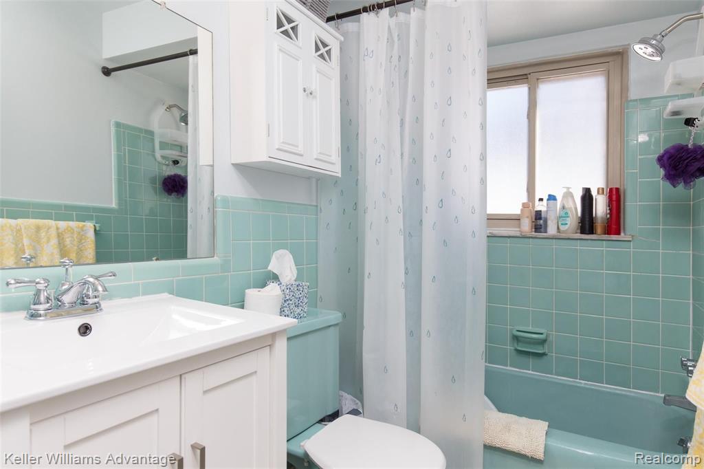 1109 Derby Road, Unit 4 Birmingham, MI 48009 - Photo 10 of 17
