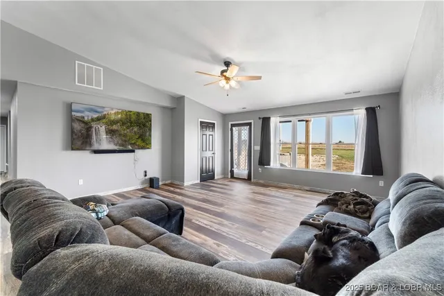 $479,999 | 295 State Highway 42, Dixon, MO 65459