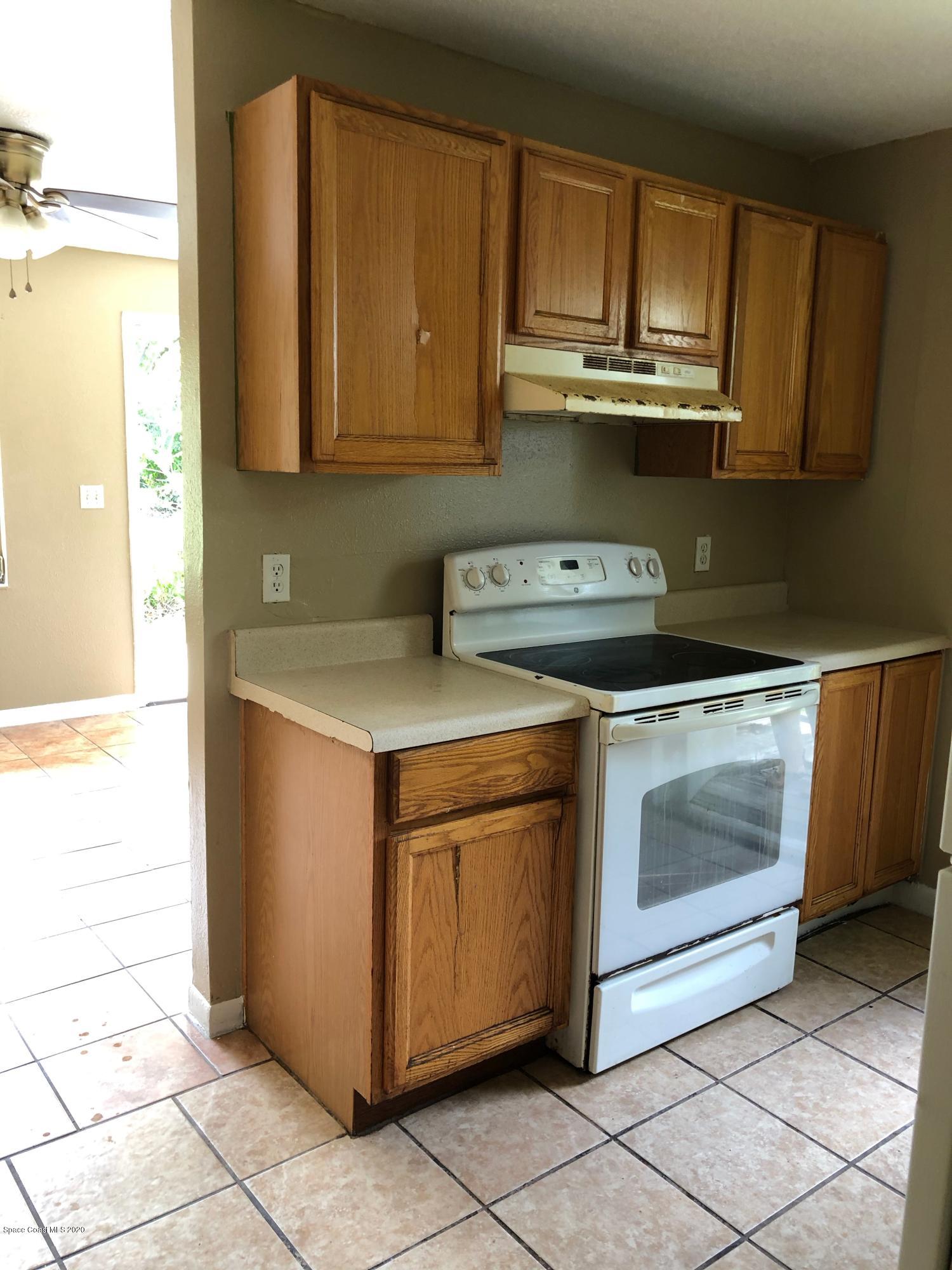 123 Pineda Street Cocoa, FL 32922 - Photo 4 of 10 IMG_2487