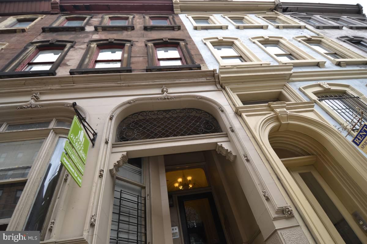 2209 Walnut Street, Unit 3M Philadelphia, PA 19103 - Photo 1 of 7 a view of washer and dryer