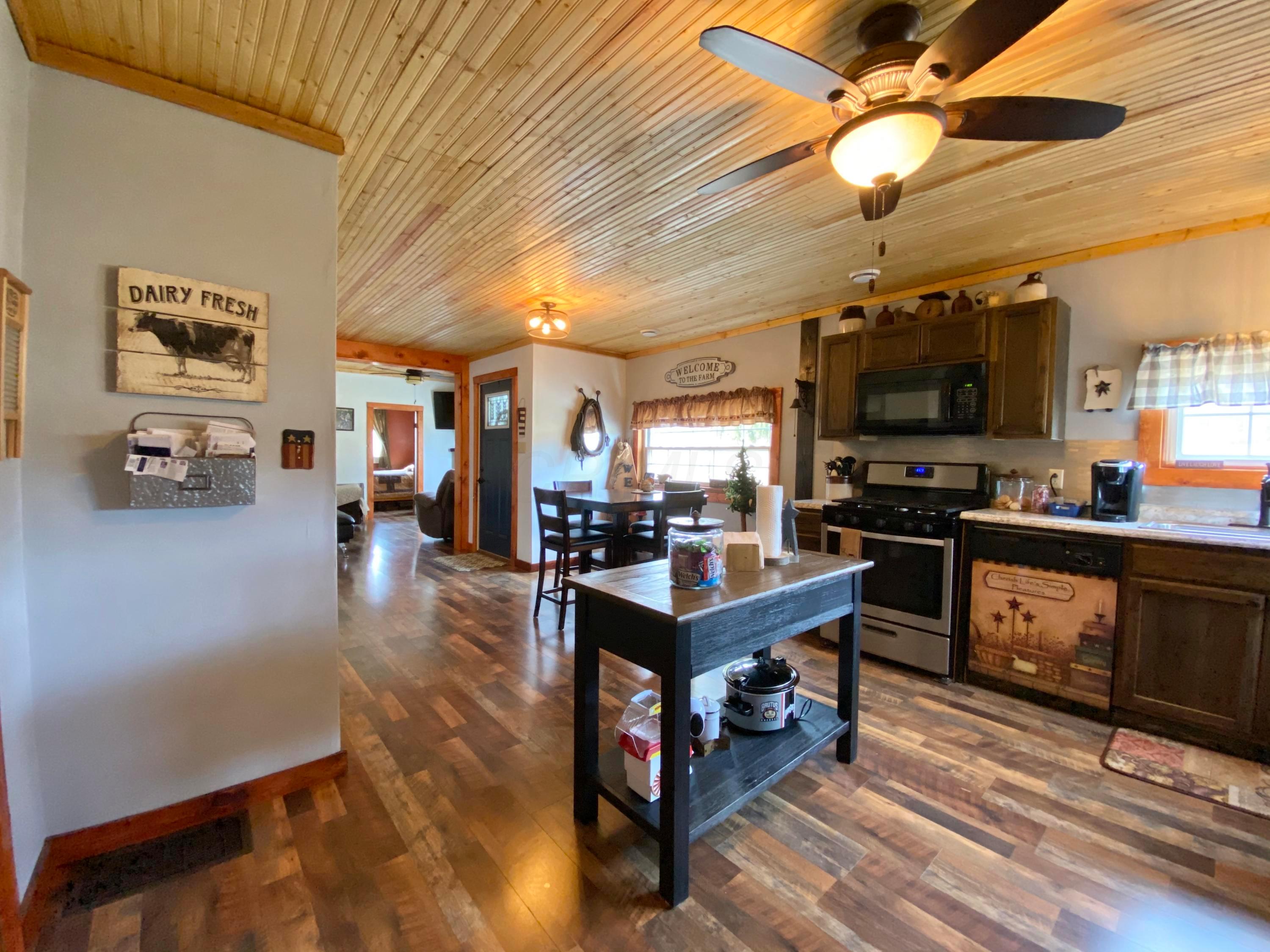 27225 Miller Road Rockbridge, OH 43149 - Photo 2 of 10 Gallery Image 2