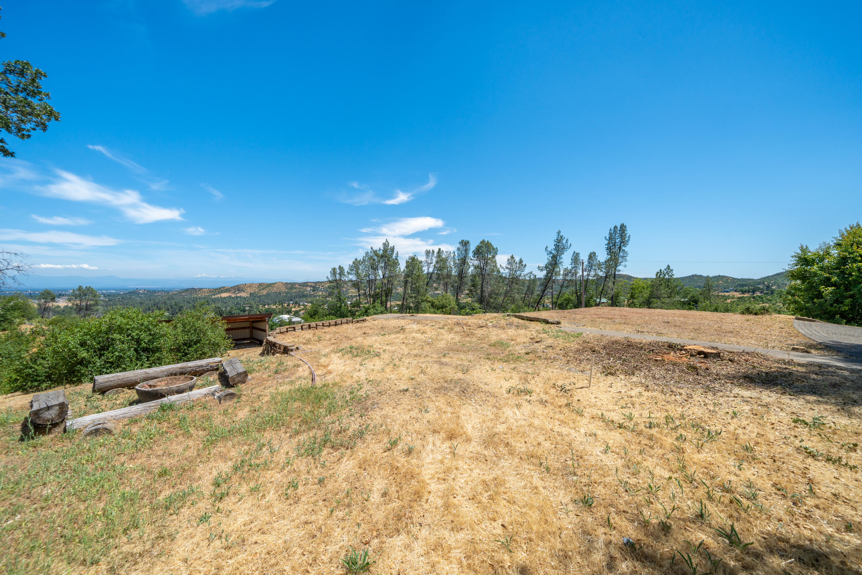 15809 Old Stage Coach Road Redding, CA 96001 - Photo 11 of 44 a view of a yard