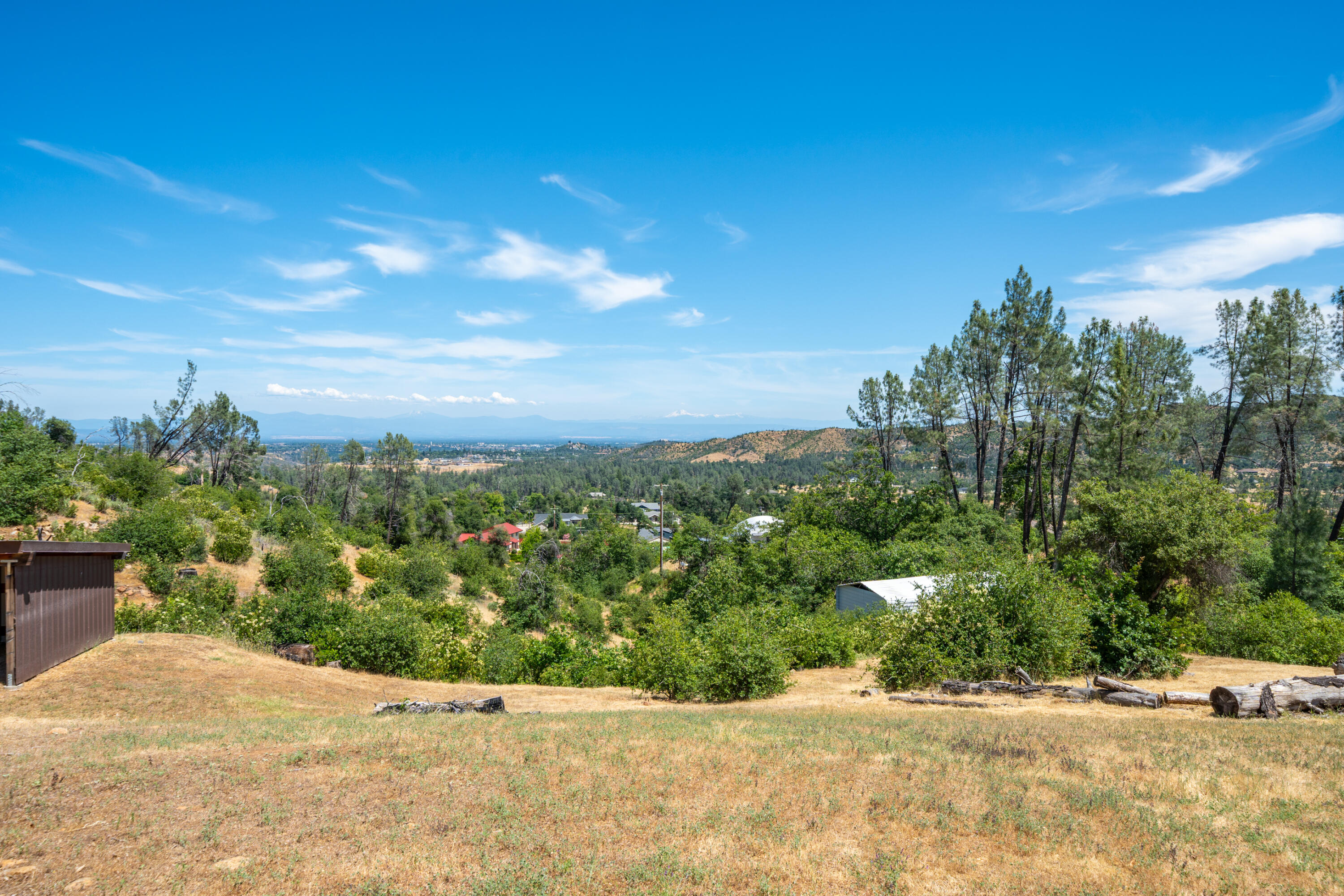 15809 Old Stage Coach Road Redding, CA 96001 - Photo 18 of 44 a view of a terrace