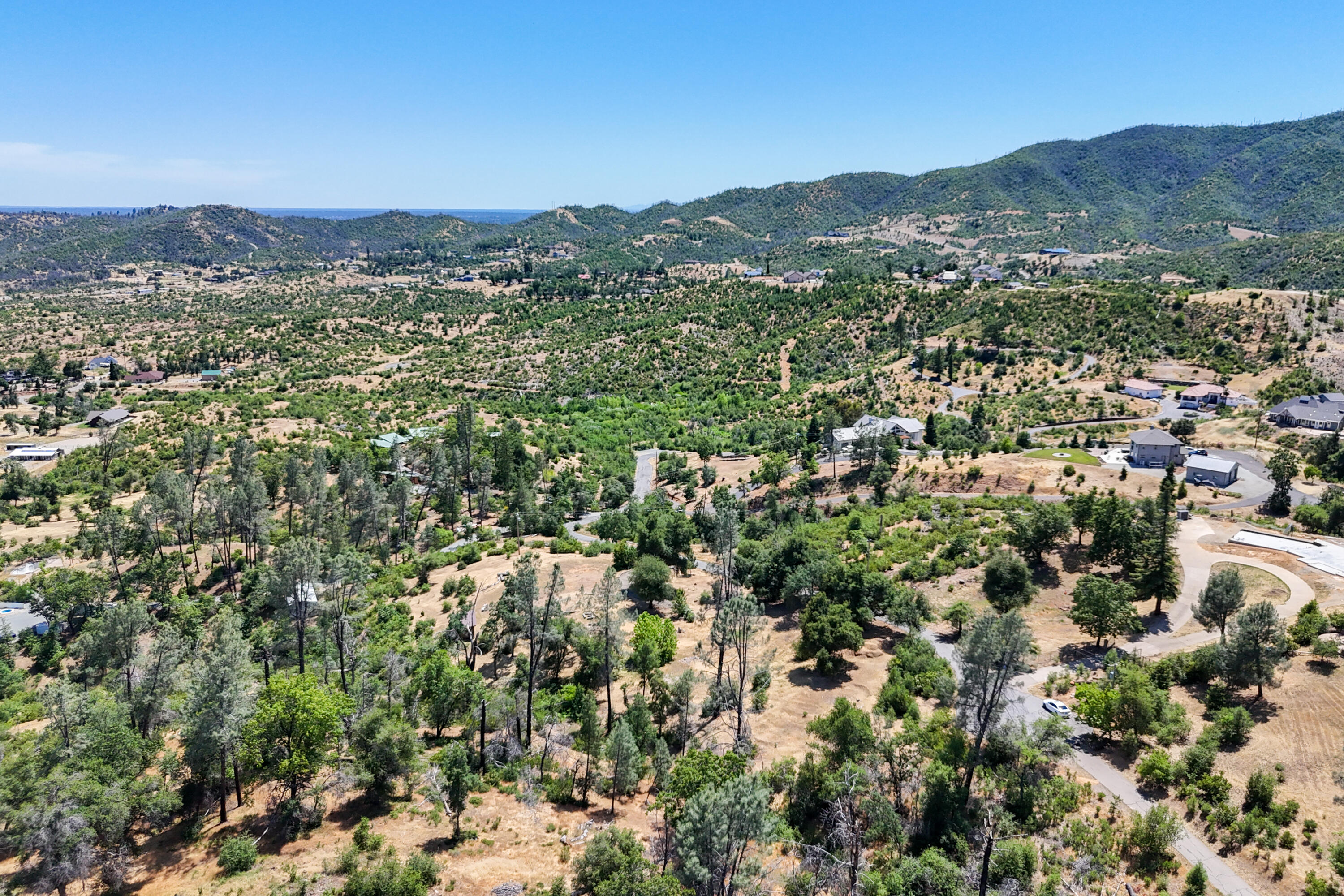 15809 Old Stage Coach Road Redding, CA 96001 - Photo 28 of 44 an aerial view of residential house and green space