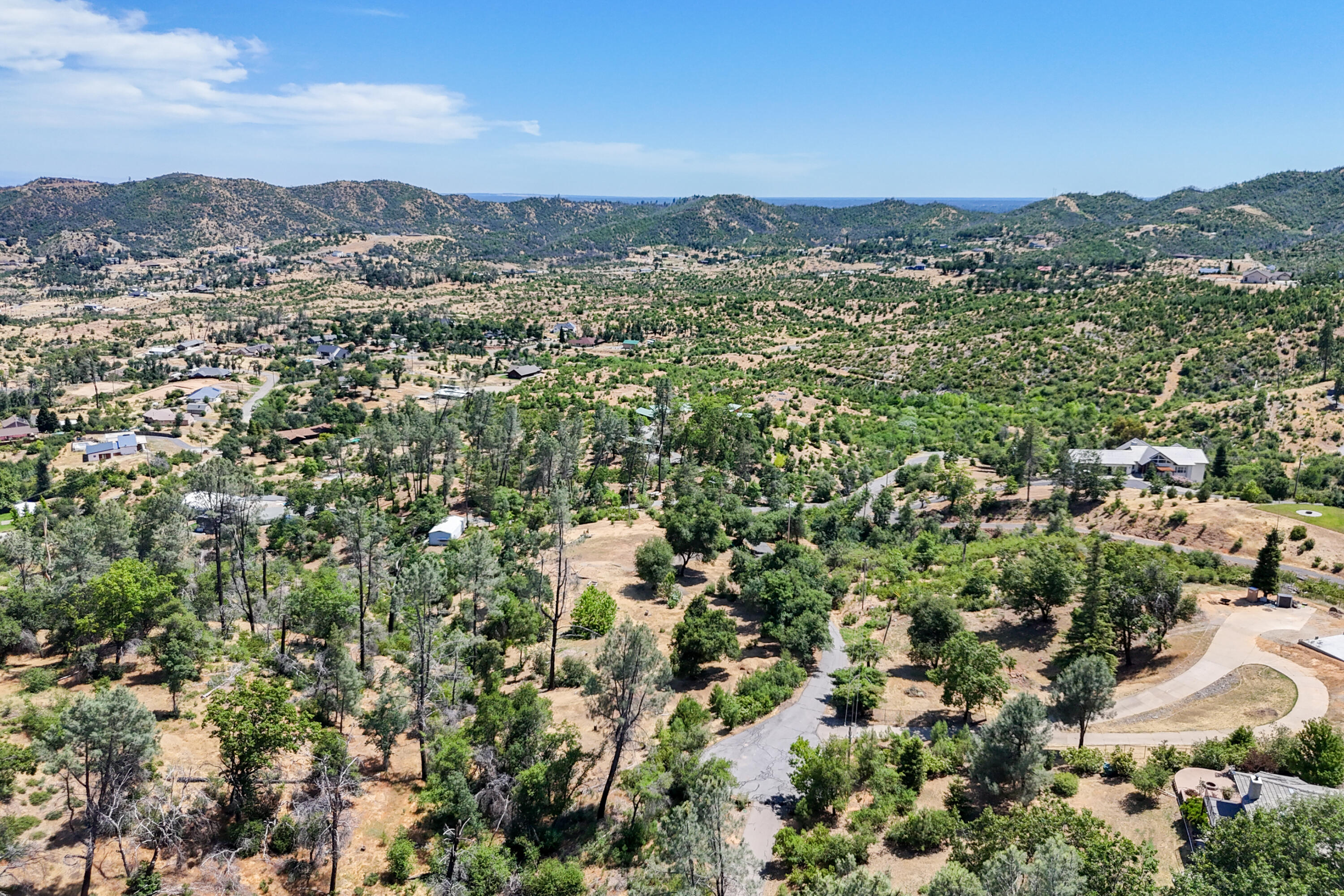 15809 Old Stage Coach Road Redding, CA 96001 - Photo 29 of 44 a view of a city
