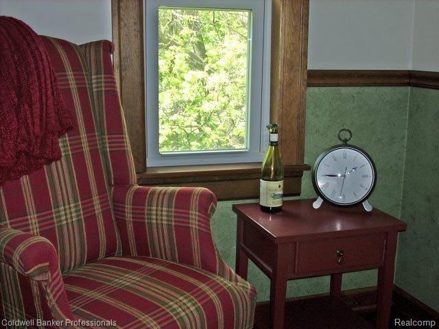 9752 Rattalee Lake Road Clarkston, MI 48348 - Photo 19 of 25 Upstairs Hall Sitting Area