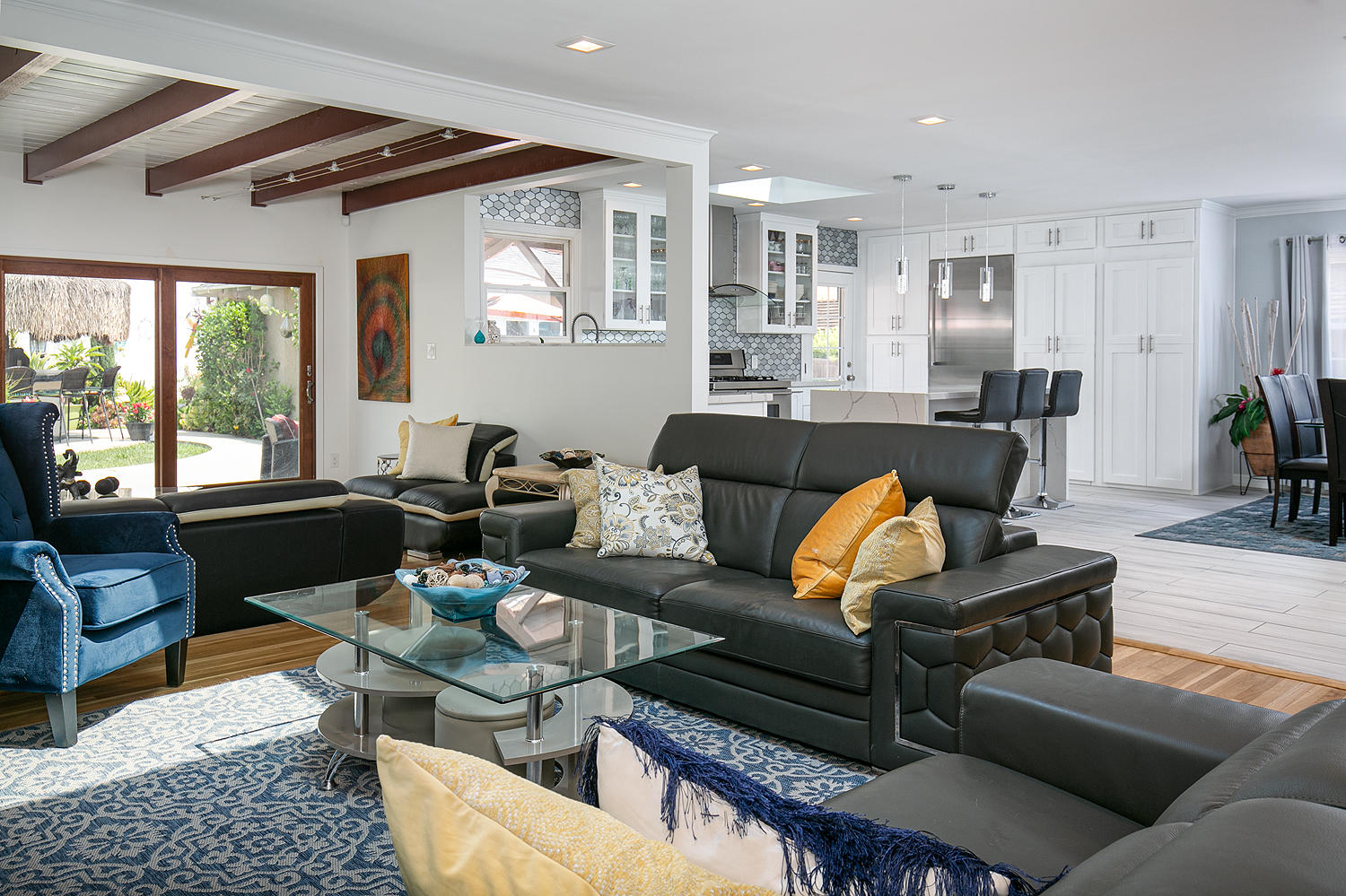2750 North Kenneth Road Burbank, CA 91504 - Photo 5 of 32 a living room with furniture wooden floor and a large window