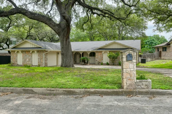 $1,775 | 143 Forrest Trail, Universal City, TX 78148