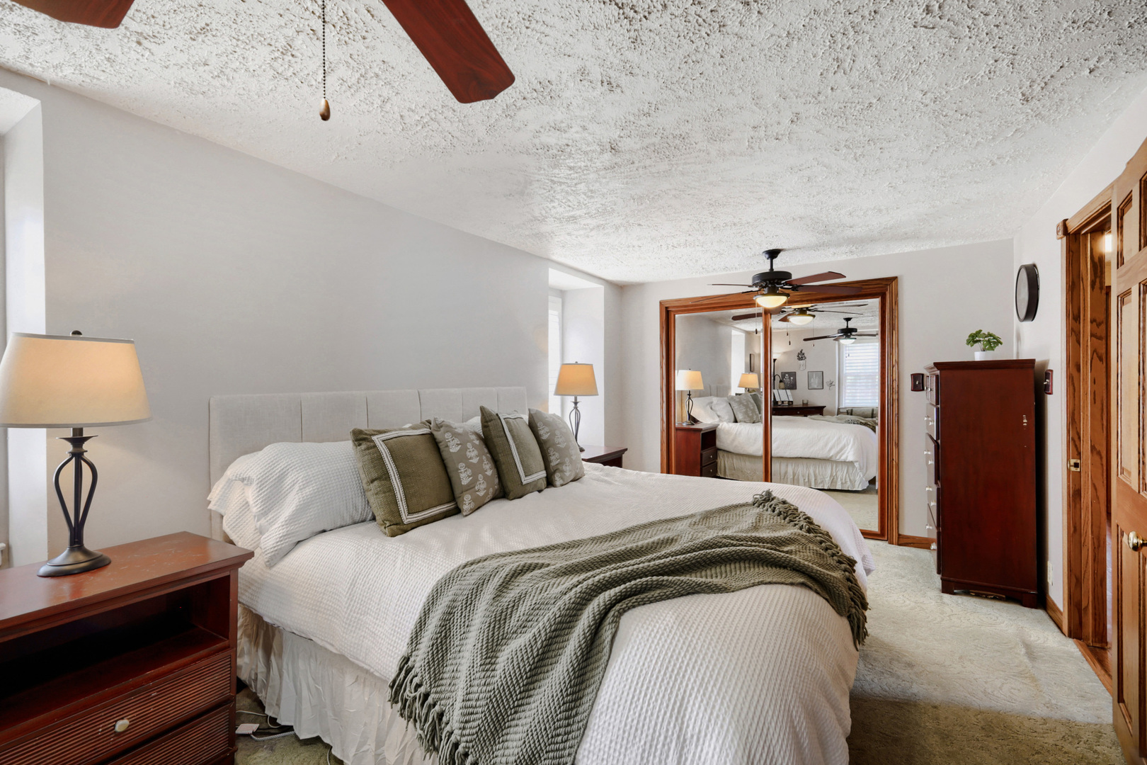 693 Spring Road Elmhurst, IL 60126 - Photo 13 of 31 Gallery Image 13