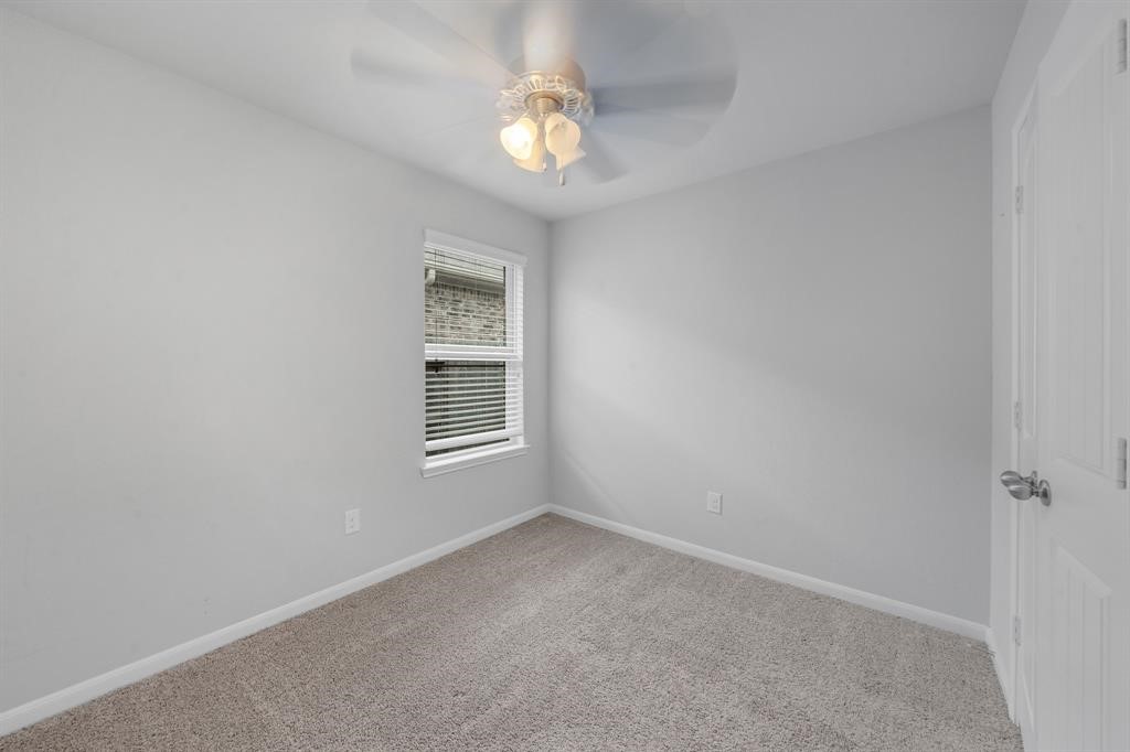 2130 Mirror Ridge Court Texas City, TX 77568 - Photo 3 of 21