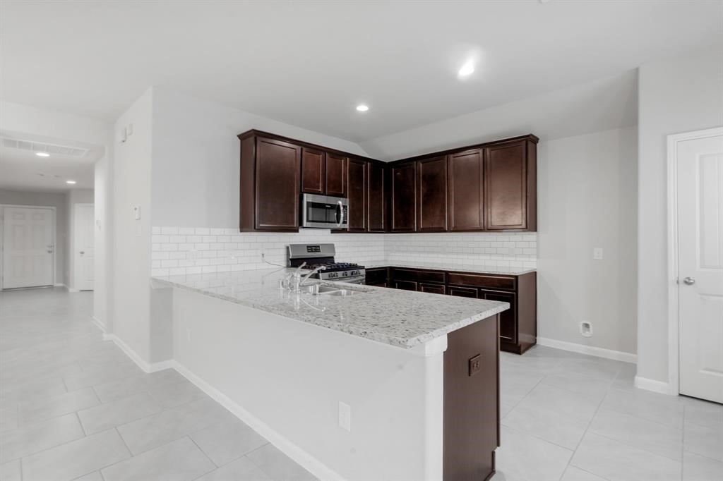 2130 Mirror Ridge Court Texas City, TX 77568 - Photo 4 of 21