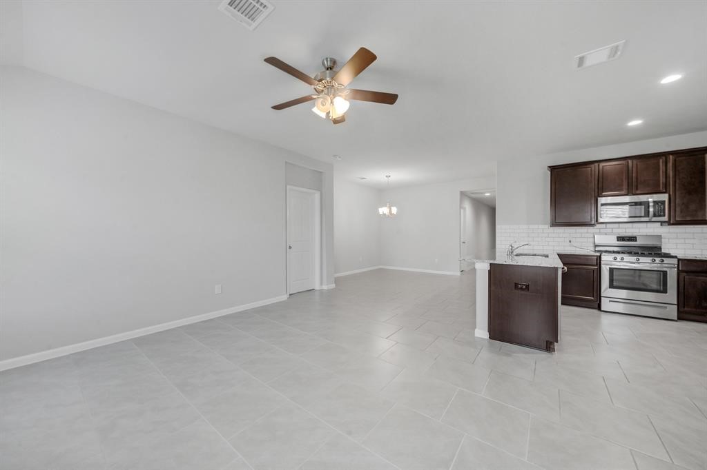 2130 Mirror Ridge Court Texas City, TX 77568 - Photo 8 of 21