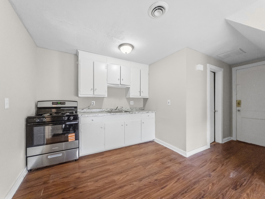 286 Pine Street, Unit 3R Holyoke, MA 01040 - Photo 4 of 6