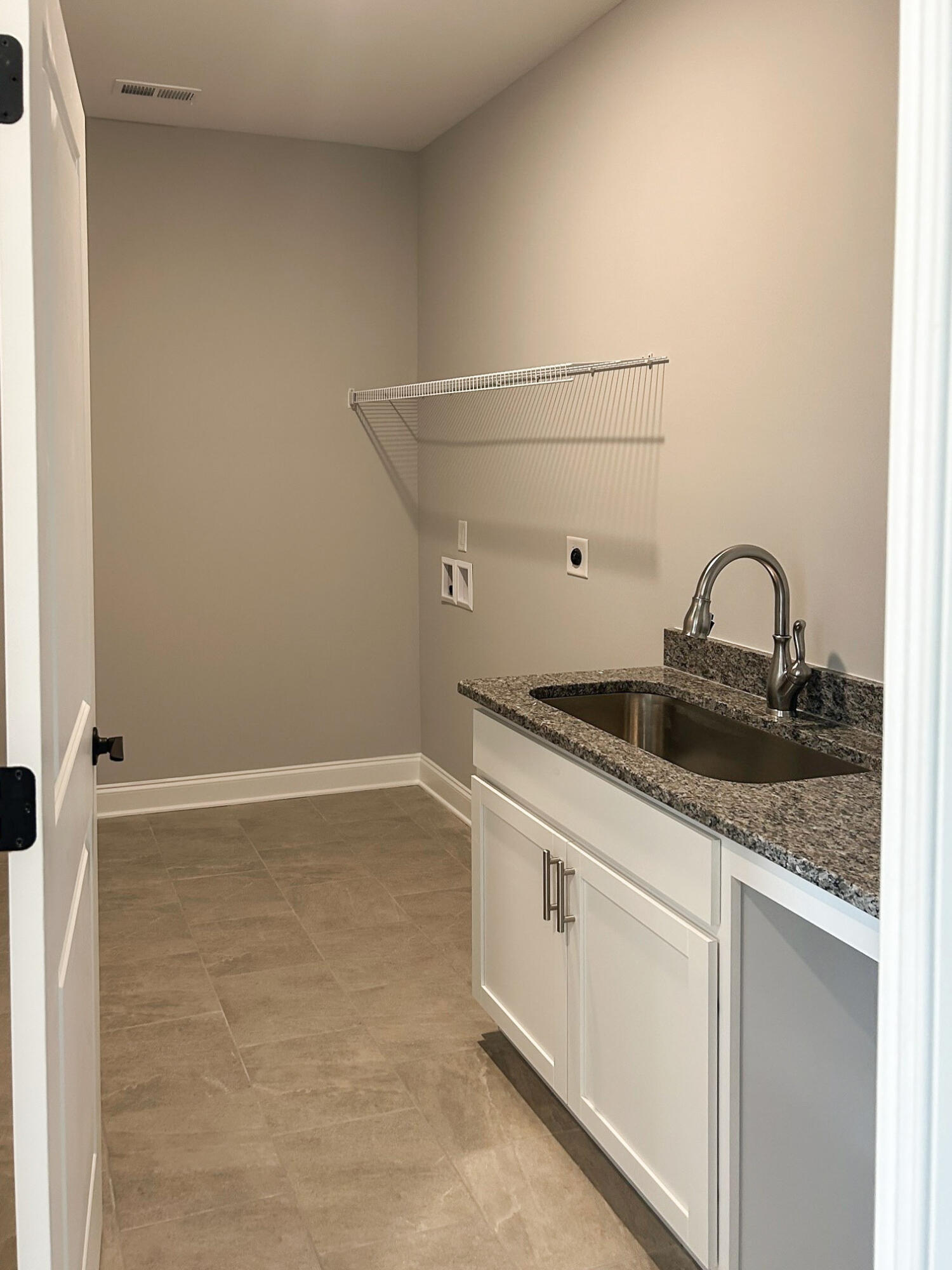 2606 Firefly Fld Road, Unit 47 Ooltewah, TN 37363 - Photo 18 of 27 Laundry Room