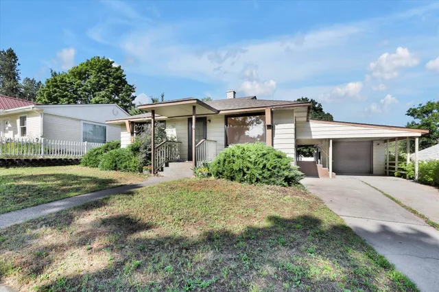 $329,990 | 5915 North Cochran Street, Spokane, WA 99205