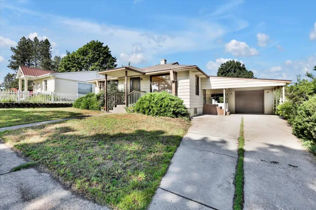 $329,990 | 5915 North Cochran Street, Spokane, WA 99205