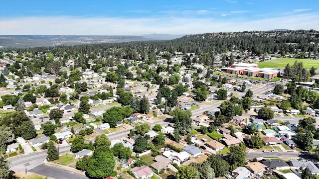 $329,990 | 5915 North Cochran Street, Spokane, WA 99205