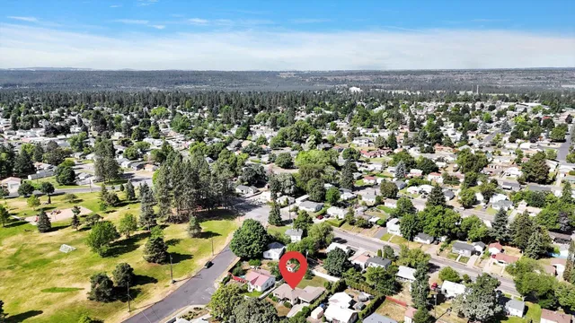 $329,990 | 5915 North Cochran Street, Spokane, WA 99205