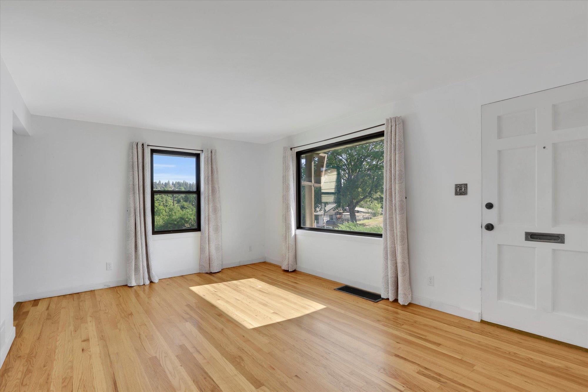 5915 North Cochran Street Spokane, WA 99205 - Photo 6 of 47