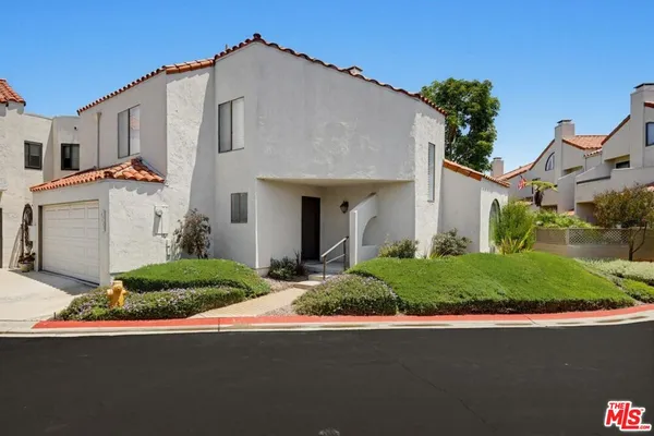 $1,074,000 | 4225 Andros Circle, Huntington Beach, CA 92649