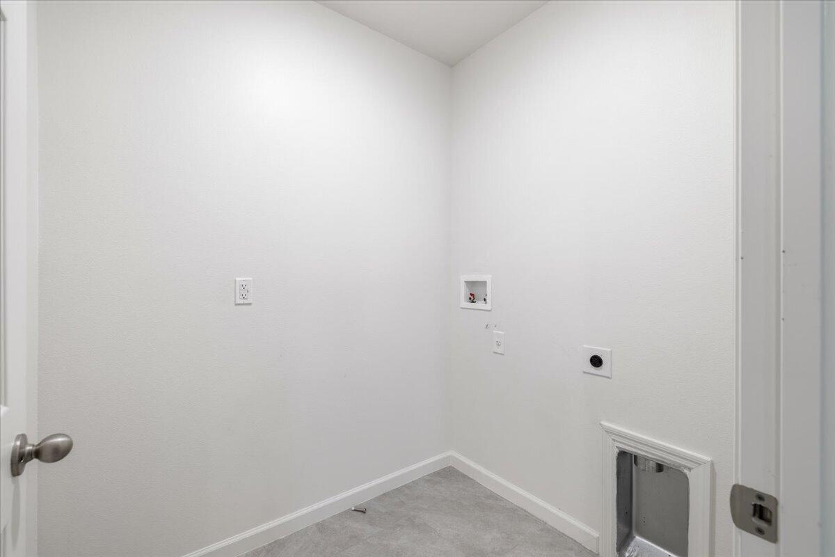 1072 Roseland Road Sebastian, FL 32958 - Photo 33 of 47 a small space with a window