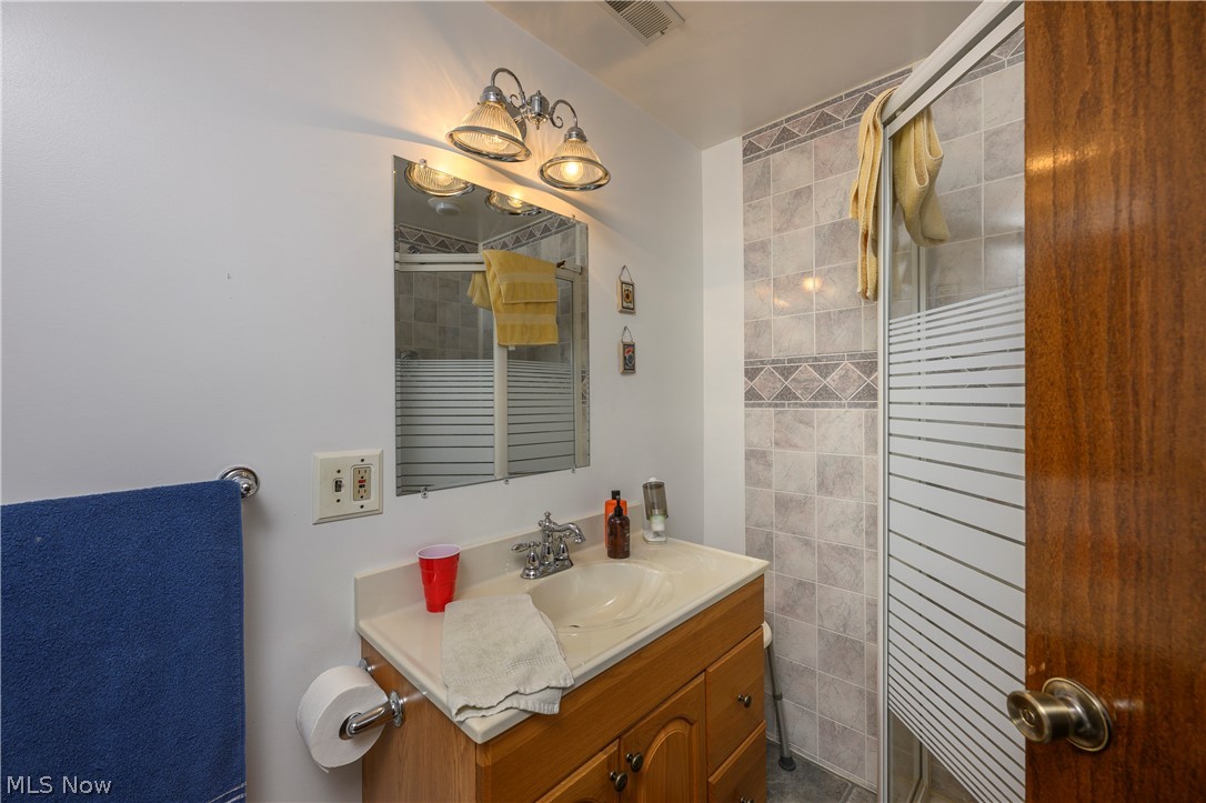 2677 Summit Road Akron, OH 44321 - Photo 21 of 33