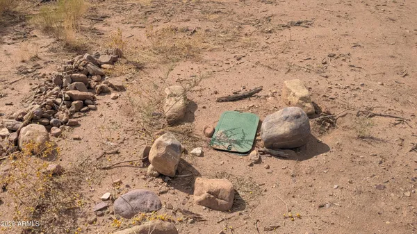 a view of entryway with outdoor area