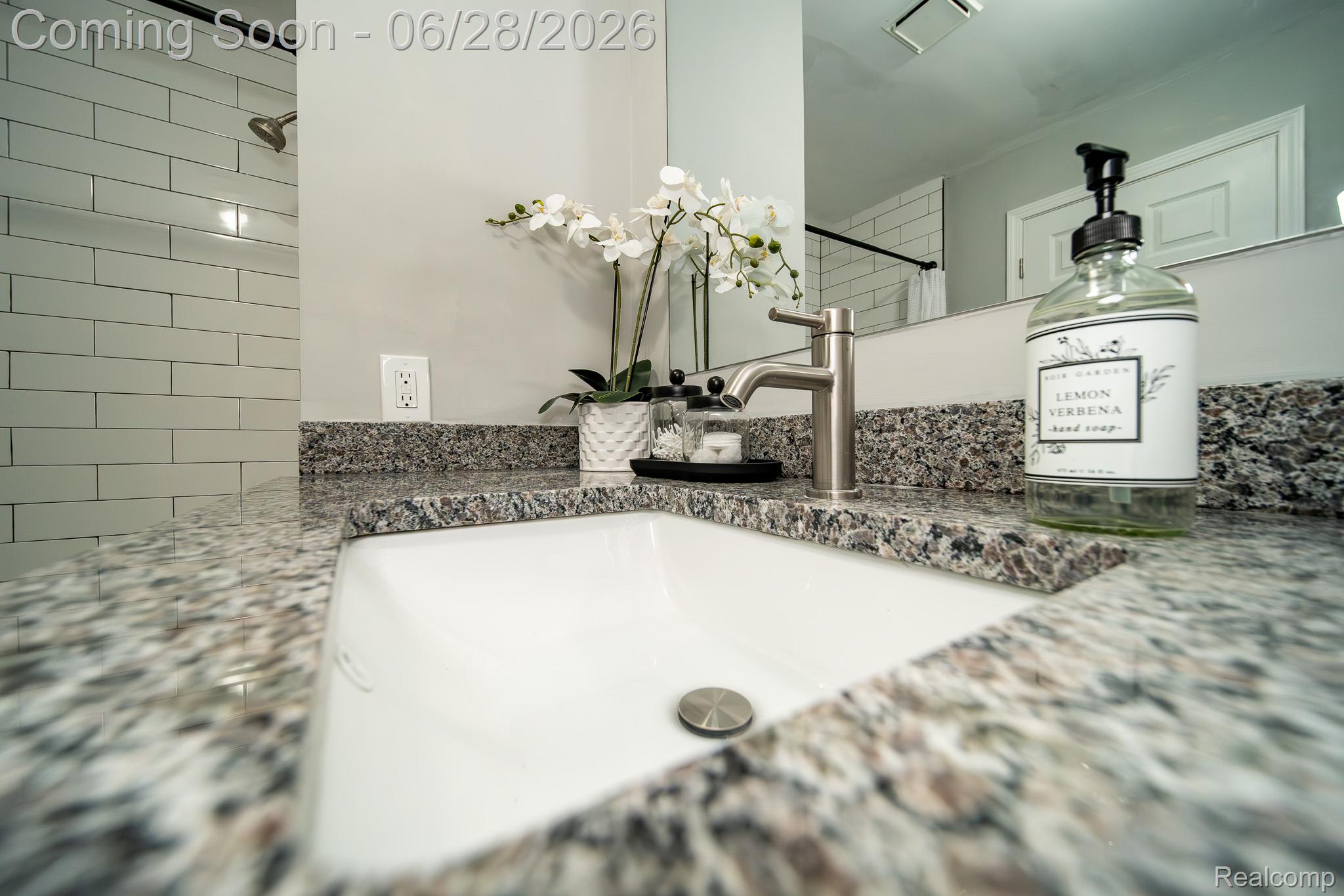 15646 Selwyn Road Southgate, MI 48195 - Photo 40 of 69 DDS04846.jpg