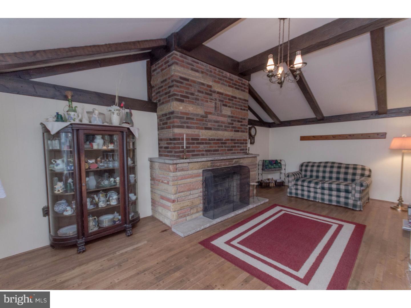 313 Garth Road Oreland, PA 19075 - Photo 5 of 14 Gallery Image 5
