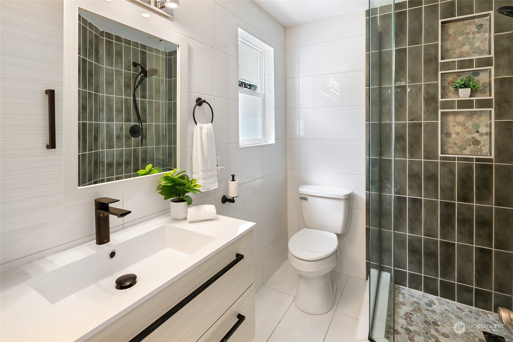 304 Lakeview Road Lynnwood, WA 98087 - Photo 25 of 33 Gallery Image 25