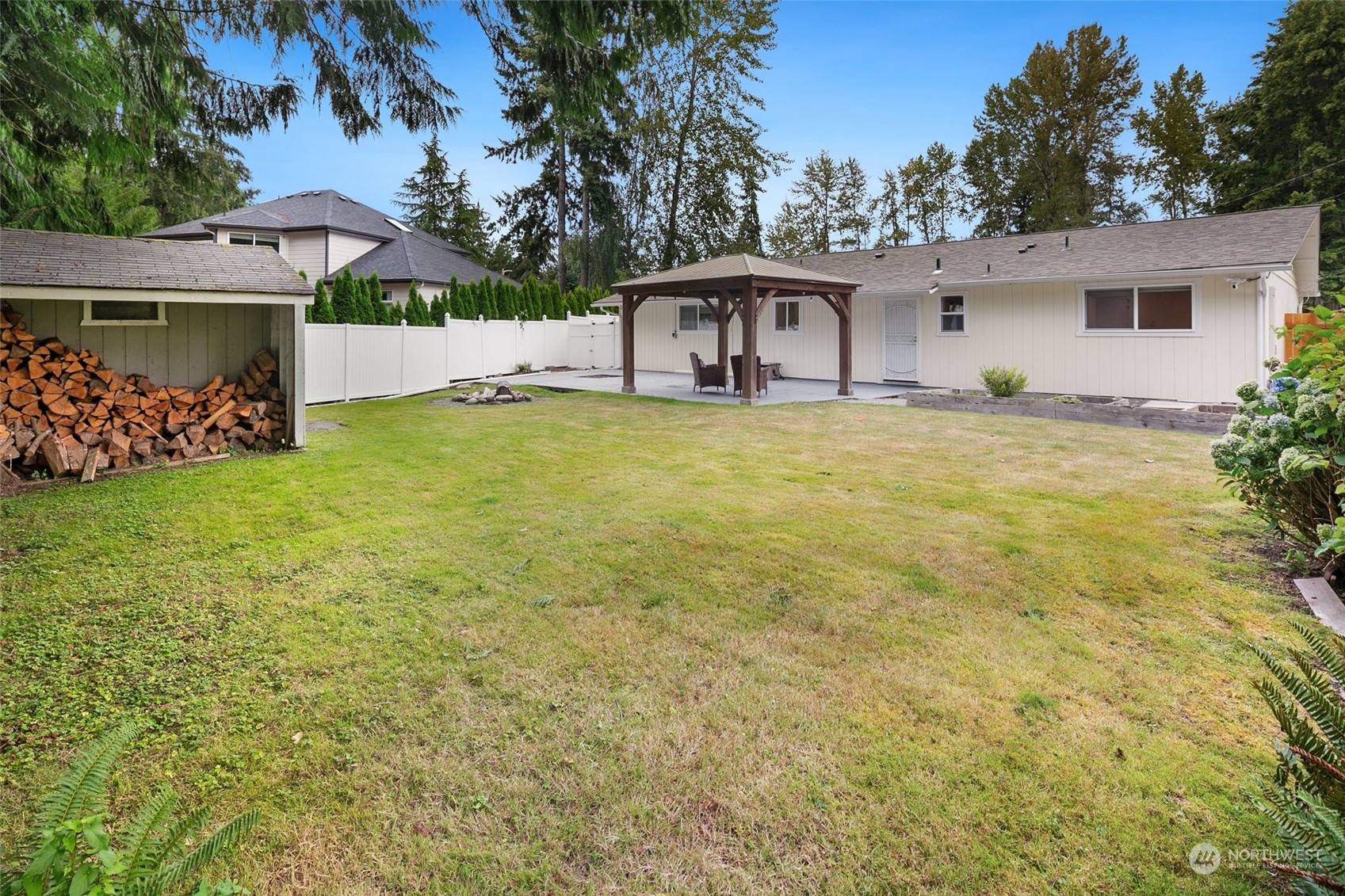 304 Lakeview Road Lynnwood, WA 98087 - Photo 27 of 33 Gallery Image 27