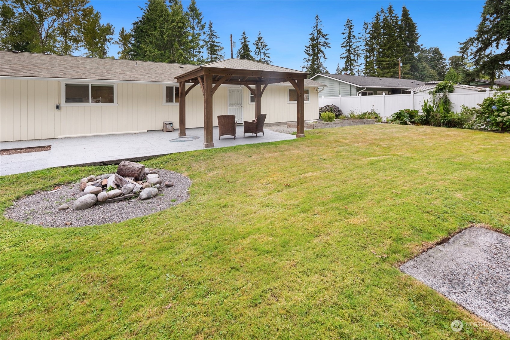 304 Lakeview Road Lynnwood, WA 98087 - Photo 28 of 33 Gallery Image 28