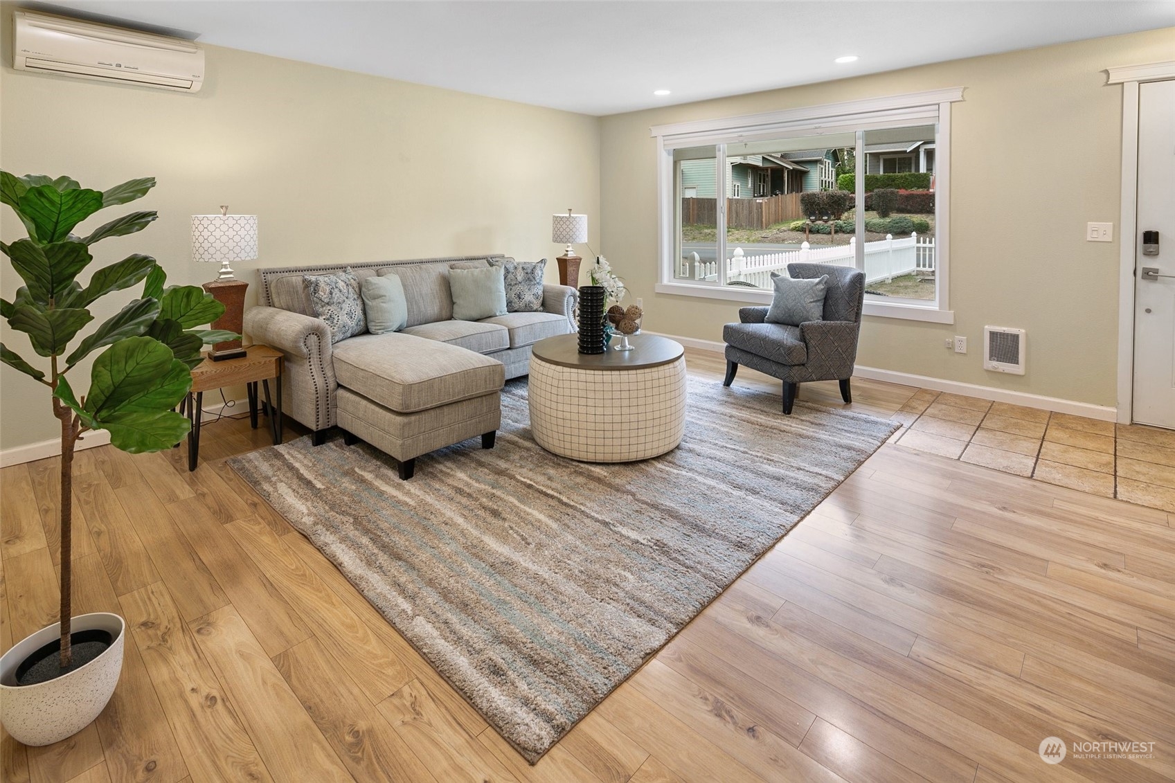 304 Lakeview Road Lynnwood, WA 98087 - Photo 3 of 33 Gallery Image 3