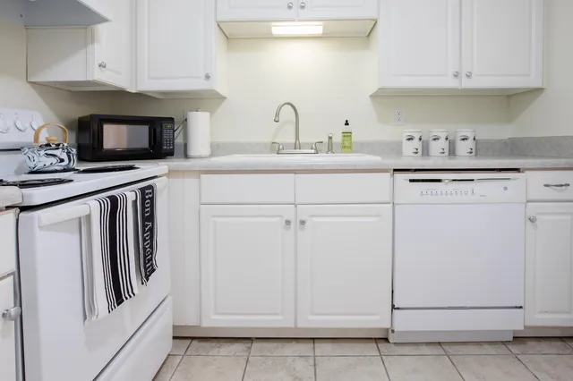 $3,450 | 637 Baytree Drive, Mount Pleasant, SC 29464