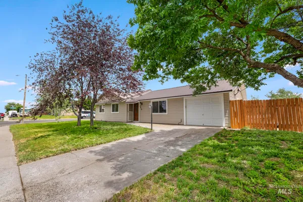 $299,900 | 1916 North Fillmore Street, Jerome, ID 83338