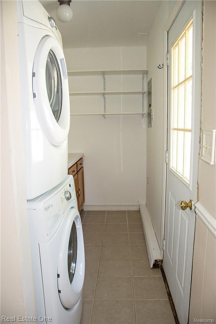 521 Alfred Road Ortonville, MI 48462 - Photo 18 of 27 21 Laundry.jpg